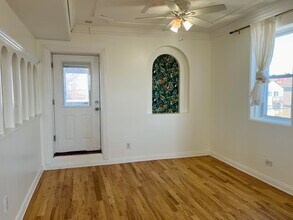 2318 W 19th St, Unit 1 in Chicago, IL - Foto de edificio - Building Photo