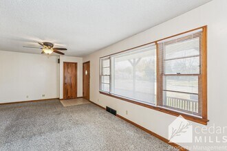 1748 Roanoke St in Wichita, KS - Building Photo - Building Photo