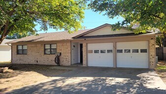5403 49th St in Lubbock, TX - Building Photo