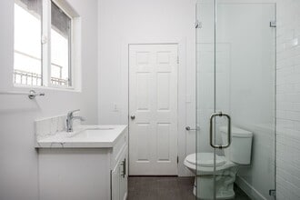 1418 W Jefferson Blvd in Los Angeles, CA - Building Photo - Building Photo