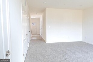 8226 Longford Rd in Millersville, MD - Building Photo