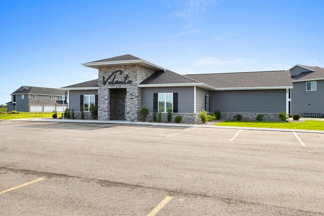 Volante in Hobart, WI - Building Photo - Building Photo