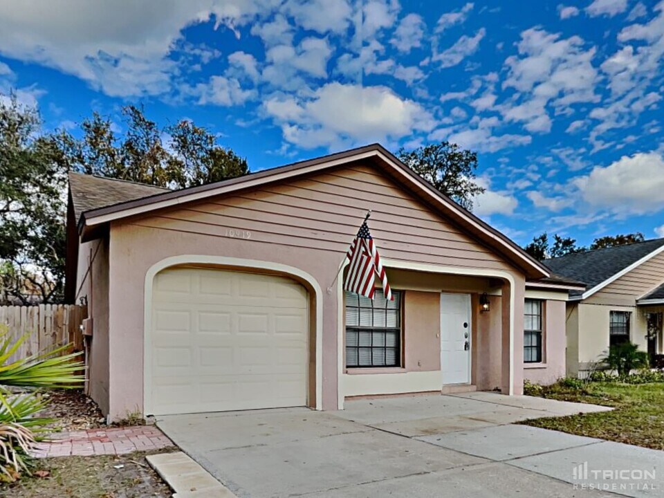 10919 Livingston Dr in New Port Richey, FL - Building Photo