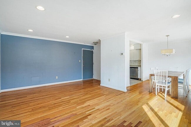 95 E Wayne Ave in Silver Spring, MD - Building Photo - Building Photo