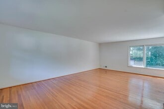 3710 Woodburn Rd in Annandale, VA - Building Photo - Building Photo