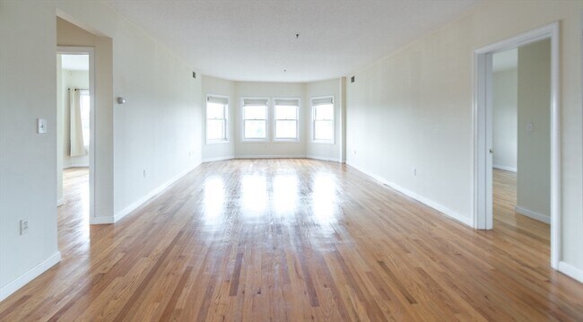 2449 Massachusetts Ave, Unit #401 in Cambridge, MA - Building Photo - Building Photo