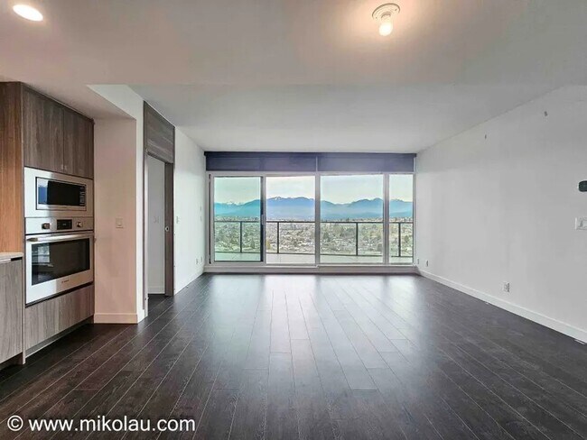 4880 Lougheed Hwy. in Burnaby, BC - Building Photo - Building Photo