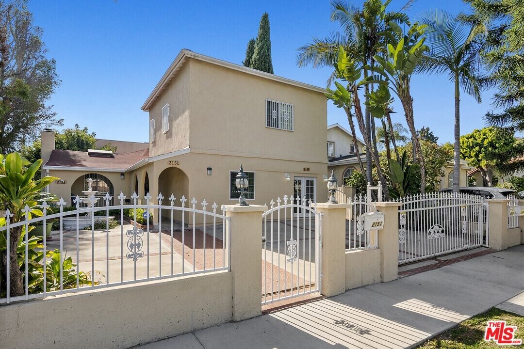 2149 Glendon Ave in Los Angeles, CA - Building Photo