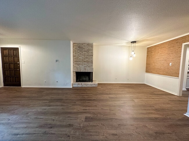 2300 Nacogdoches Rd, Unit i134 in San Antonio, TX - Building Photo - Building Photo