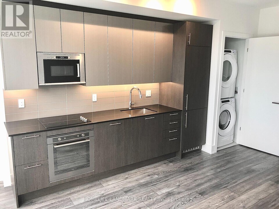 403-1403 Church St in Toronto, ON - Building Photo