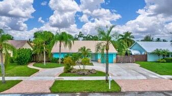 1402 Cormorant Rd in Delray Beach, FL - Building Photo