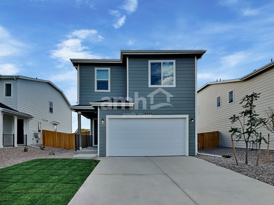 10083 Potomac St in Commerce City, CO - Building Photo