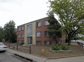 Renaissance at Xenia Village in Denver, CO - Building Photo - Building Photo