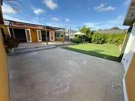 495 Queen Anne Dr in Chula Vista, CA - Building Photo