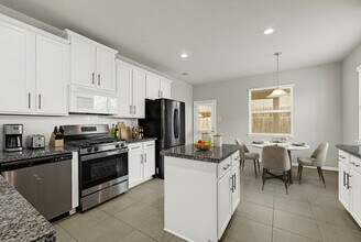 5914 Prince Pl Dr in Rosenberg, TX - Building Photo - Building Photo