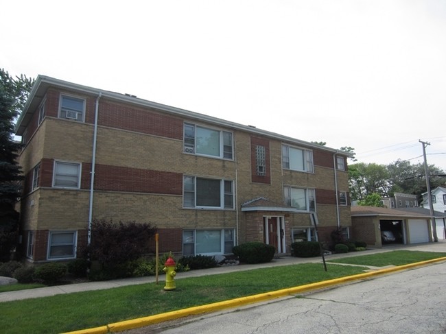 1401 Harlem Ave in Forest Park, IL - Foto de edificio - Building Photo