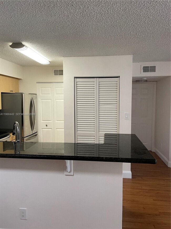 570 S Park Rd in Hollywood, FL - Building Photo - Building Photo