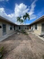 1017 SE 3rd St in Deerfield Beach, FL - Building Photo