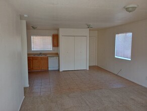 14282 S Durango Rd in Arizona City, AZ - Building Photo - Building Photo