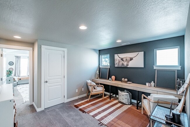 2701 NW Amble Side St in Albany, OR - Building Photo - Building Photo