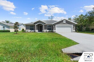 51 Barkley Ln in Palm Coast, FL - Building Photo - Building Photo