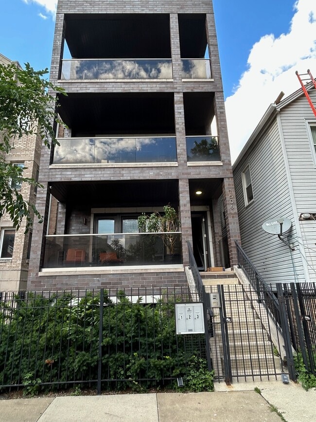 1506 W Superior St, Unit 1