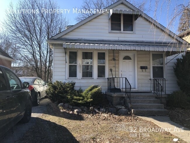 property at 32 Broadway Ave