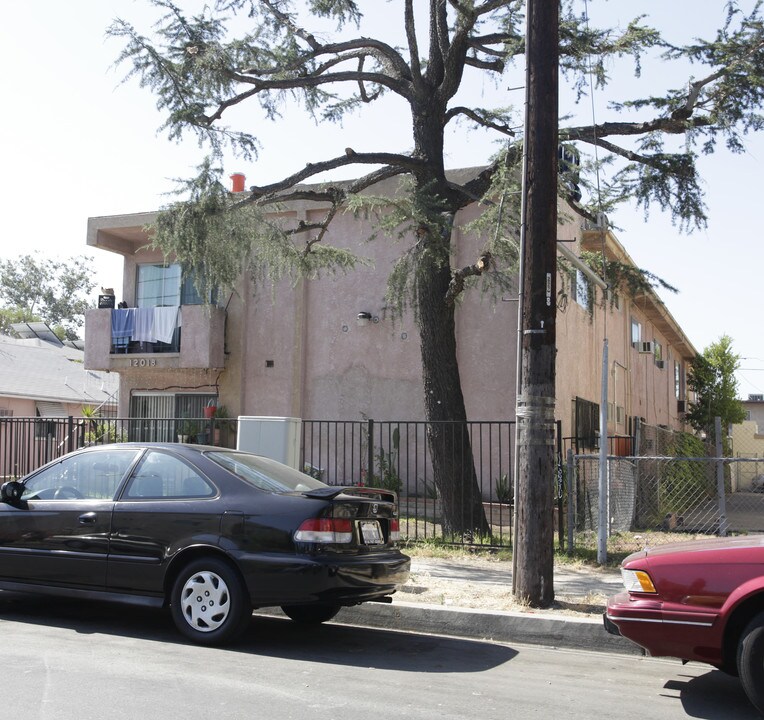 12018 Hart St in North Hollywood, CA - Building Photo