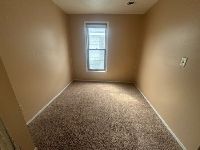 718 24th Ave NE in Minneapolis, MN - Building Photo - Building Photo