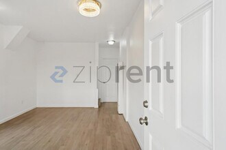 2204 E 24th St in Oakland, CA - Building Photo - Building Photo