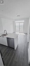25 Wellington St S in Kitchener, ON - Building Photo - Building Photo