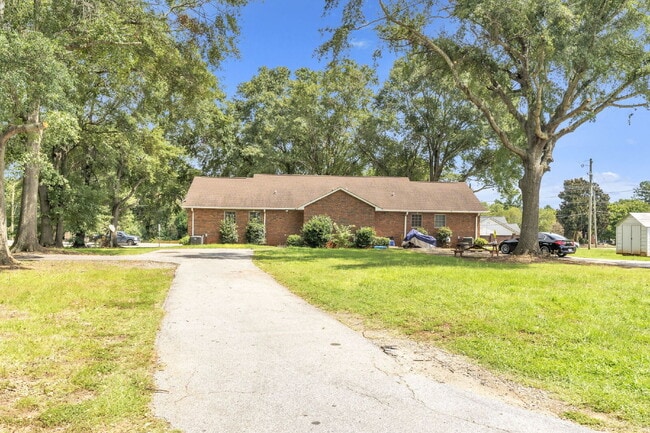 property at 475 Vinyard Rd