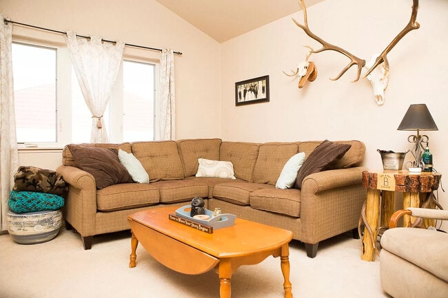 1135 Boswell Dr in Laramie, WY - Building Photo - Building Photo