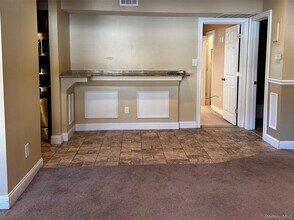 83 Bailey Ct in Middle Island, NY - Building Photo - Building Photo