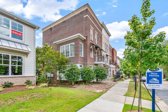 220 Eascott Pl, Unit 200 in Columbia, SC - Foto de edificio - Building Photo