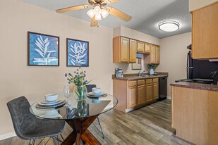 Nantucket Harbor in Shreveport, LA - Building Photo