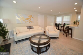 7538 Cross Gate Ln in Alexandria, VA - Building Photo - Building Photo