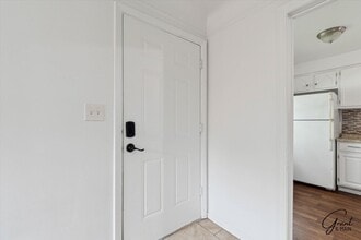 930 London Ave in Lincoln Park, MI - Building Photo - Building Photo