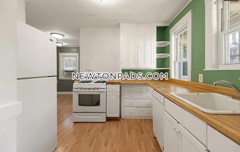 47 Crosby Rd-Unit -2 in Newton, MA - Foto de edificio - Building Photo