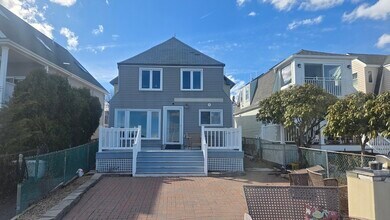 16 Homestead Ave in Quincy, MA - Building Photo - Building Photo