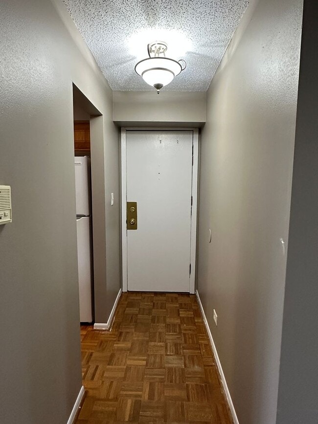 921 Buccaneer Dr in Schaumburg, IL - Building Photo - Building Photo
