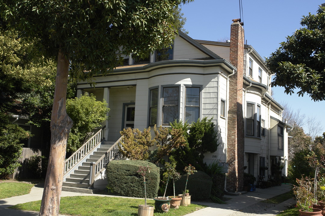 1518 Benton St in Alameda, CA - Foto de edificio