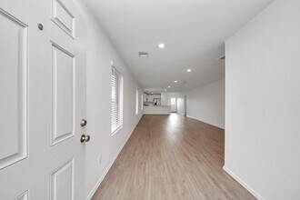 9010 Estes Lks Dr in Baytown, TX - Building Photo - Building Photo