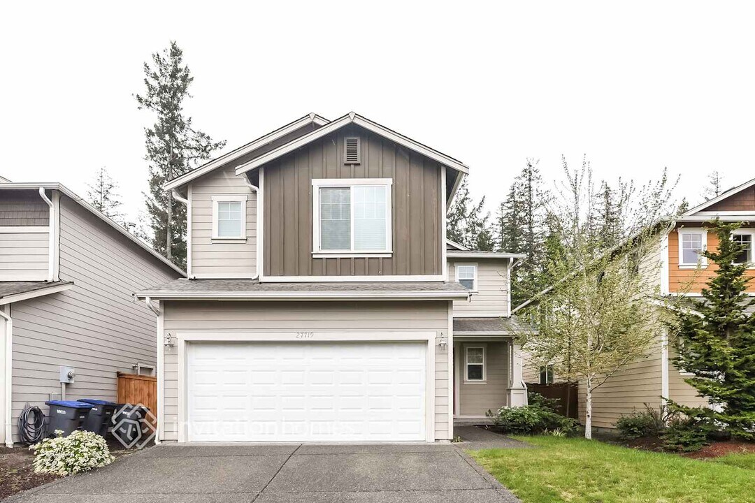 27719 242nd Pl SE in Maple Valley, WA - Foto de edificio