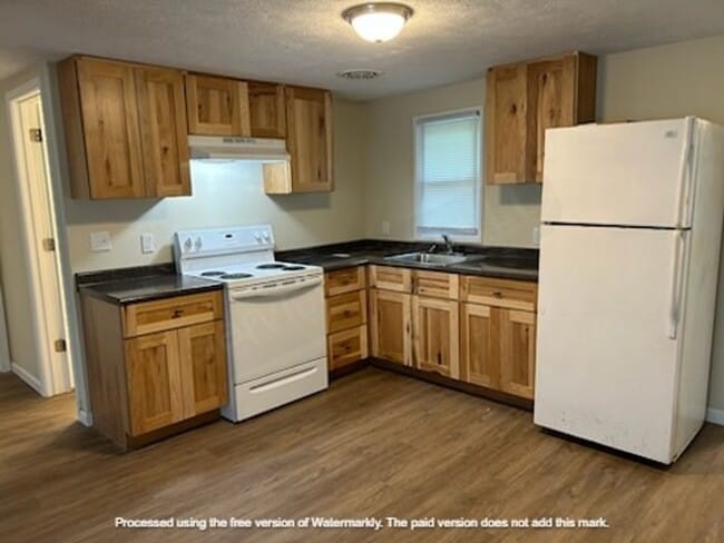property at 503 E Summit St