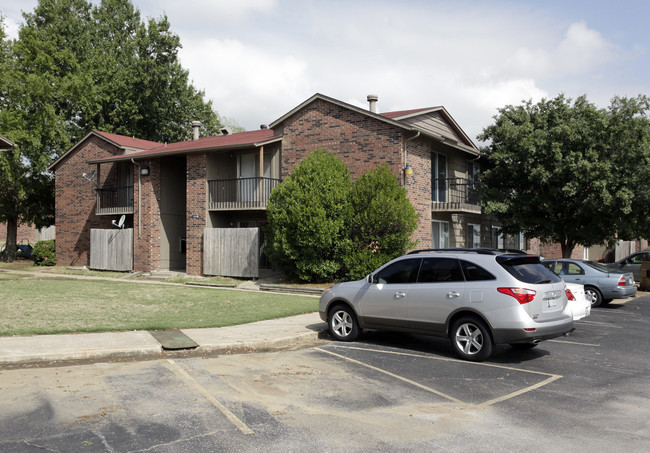 The Village Apartments in Broken Arrow, OK - Building Photo - Building Photo