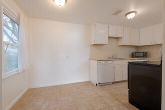 1702 27th Ave in Seattle, WA - Building Photo - Building Photo