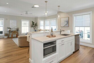 440 Heights Rd in Darien, CT - Building Photo - Building Photo