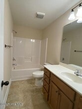 208 S Pointe Dr in Winterville, NC - Building Photo - Building Photo
