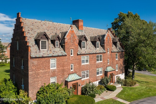 property at 195 Van Rensselaer Blvd